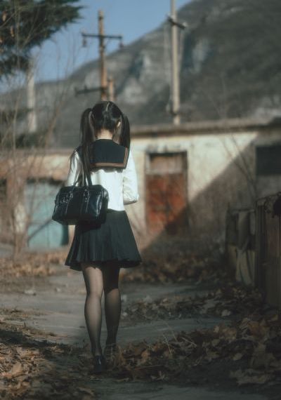 一个人看的视频免费高清在线_英文版字幕