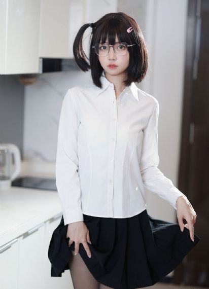 金卡戴珊高清在线性爱视频_4K电影完整版