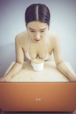 夜夜久久u幼一区二区_DVD迅雷电影在线